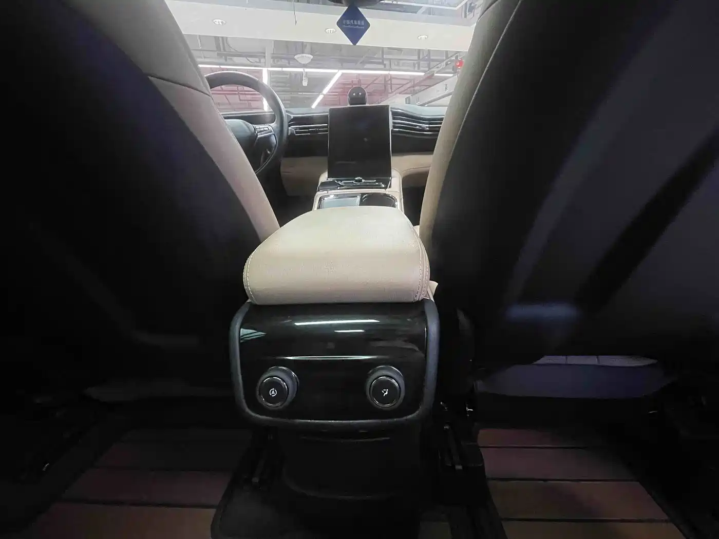 NIO ES8 2019 2018 355KM Base Model 7-Seater Version
