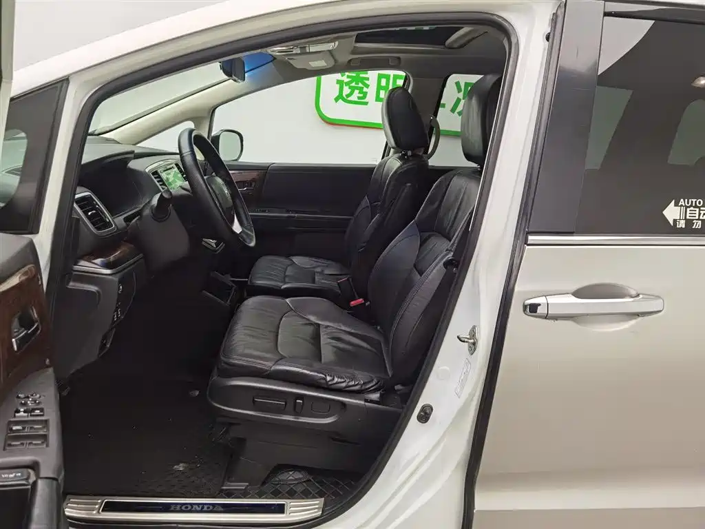 Honda Odyssey 2015 2.4L Smart Edition фото 10