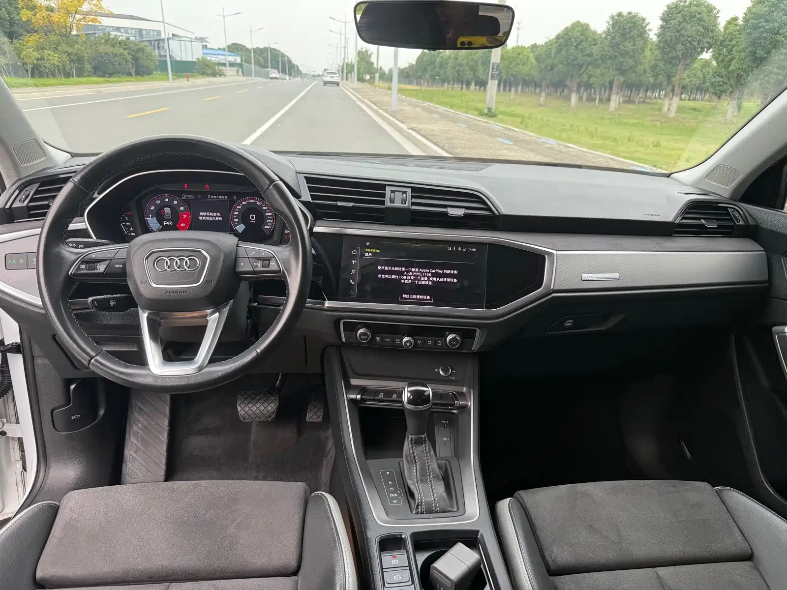 Photo 10 - Audi Q3