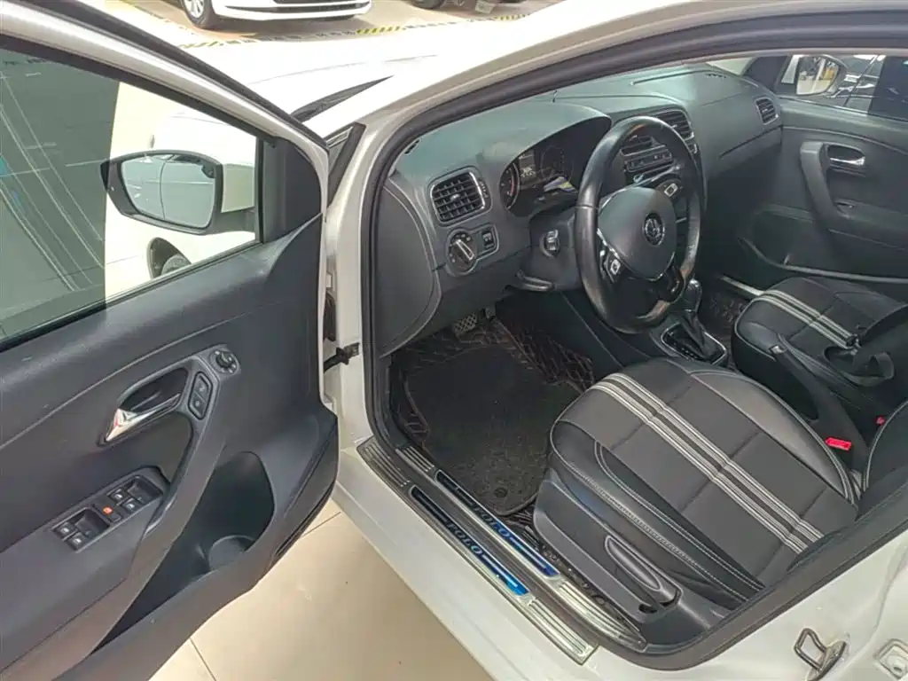 Volkswagen Polo 2018 1.5L Auto Comfort фото 16