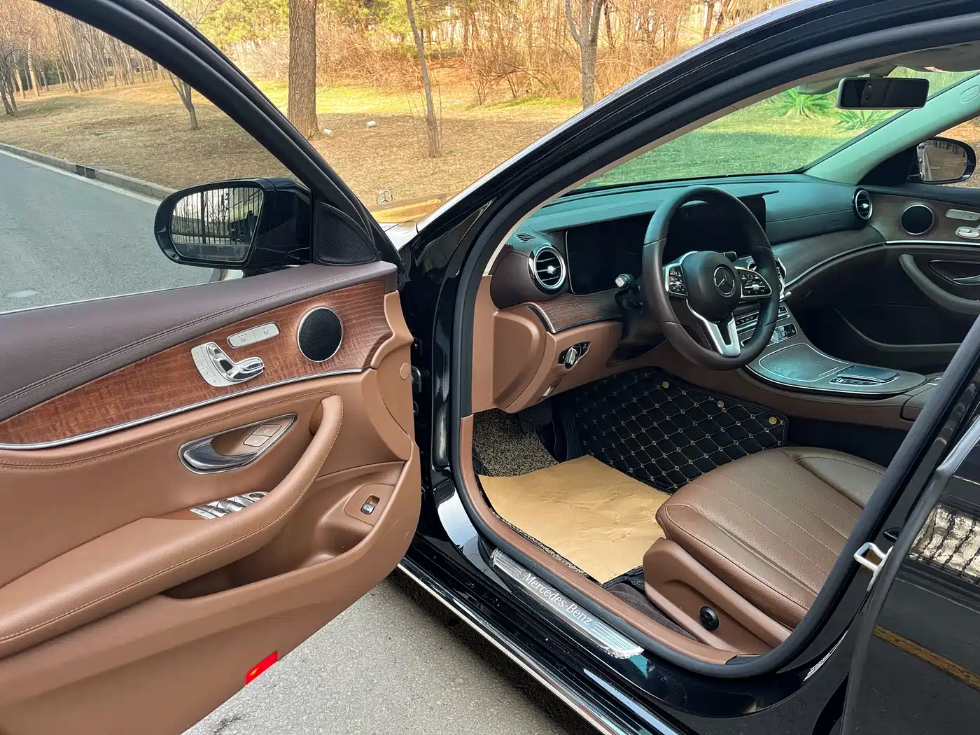 Mercedes-Benz E-Class 2019 E 300 L Fashion фото 7