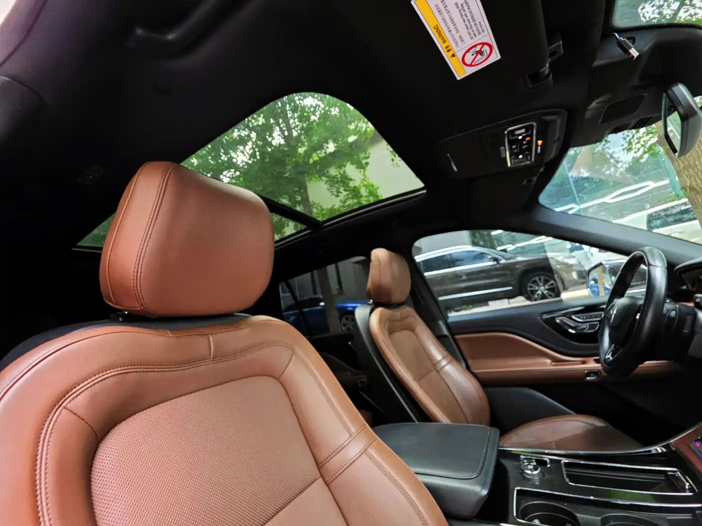 صورة 23 - Lincoln Aviator