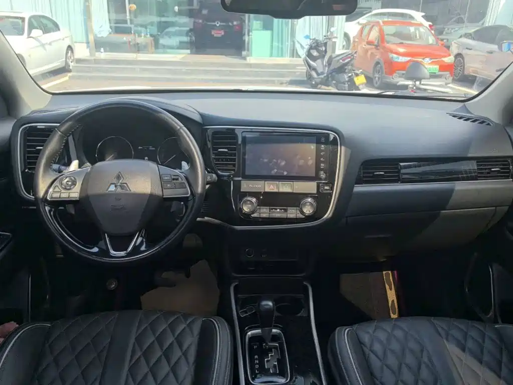Mitsubishi Outlander 2023 2021 2.4L 4WD Yaodong Edition 5-seater