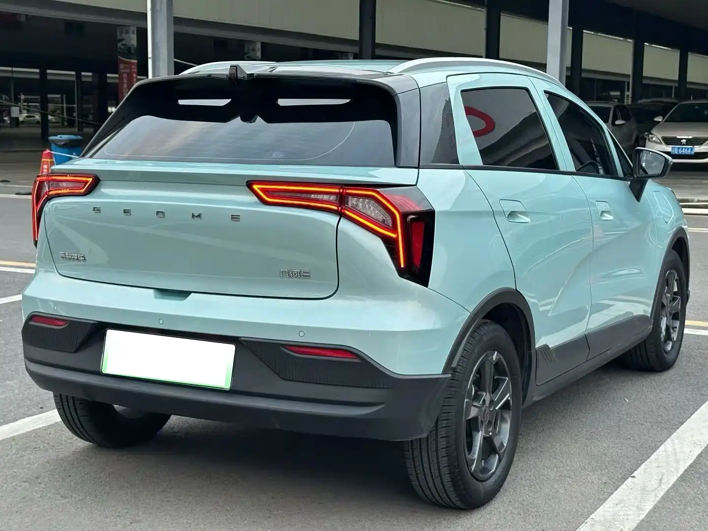 Фото 10 - Geely Geometry E Firefly