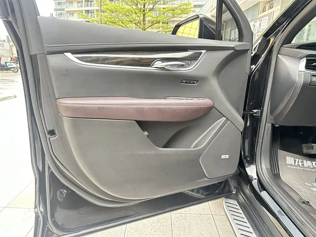Cadillac XT6 2022 2.0T 6-Seater AWD Luxury Standard Edition фото 23