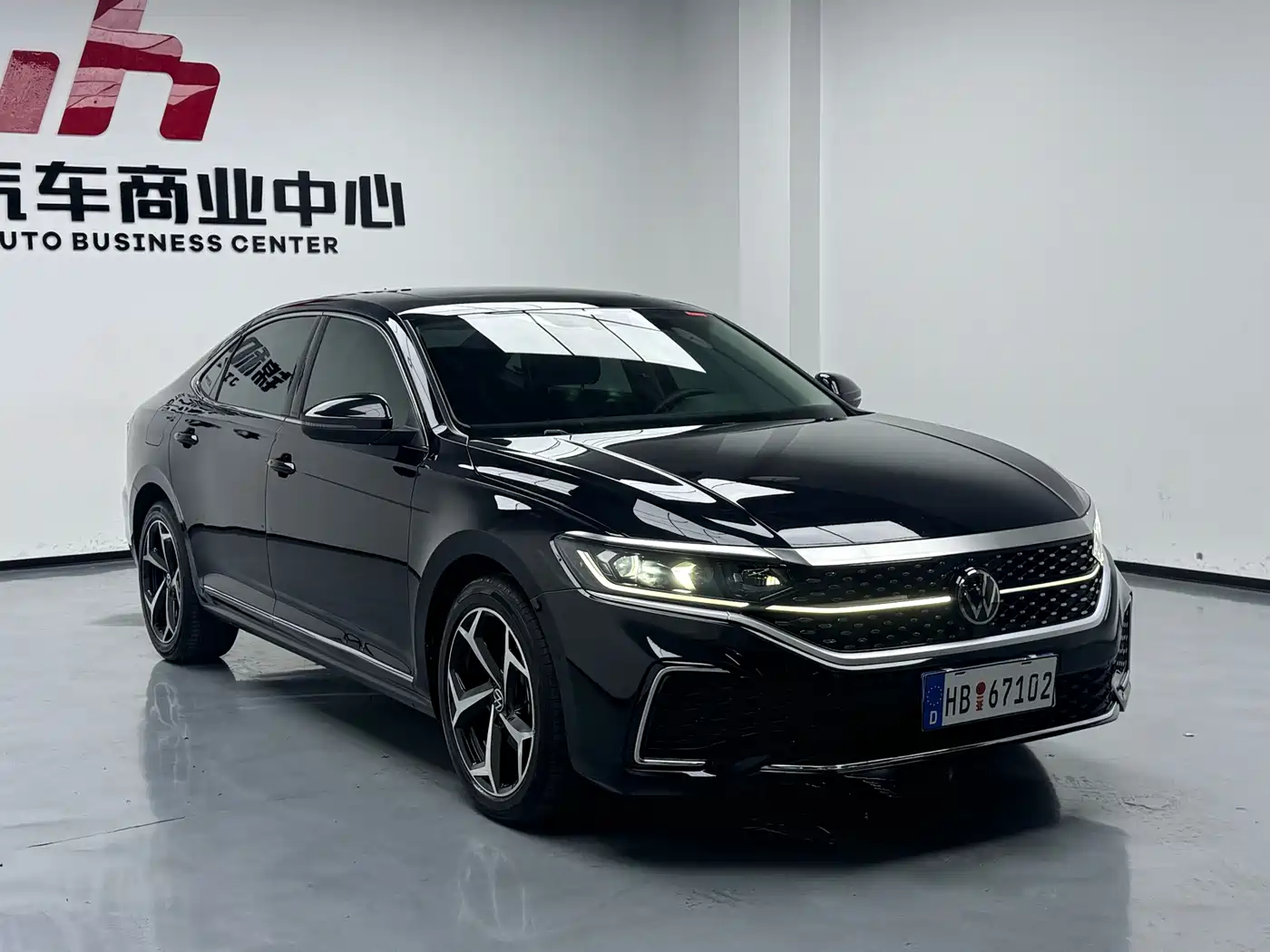 Volkswagen Passat 2024 330TSI Starlight Elite Edition фото 5
