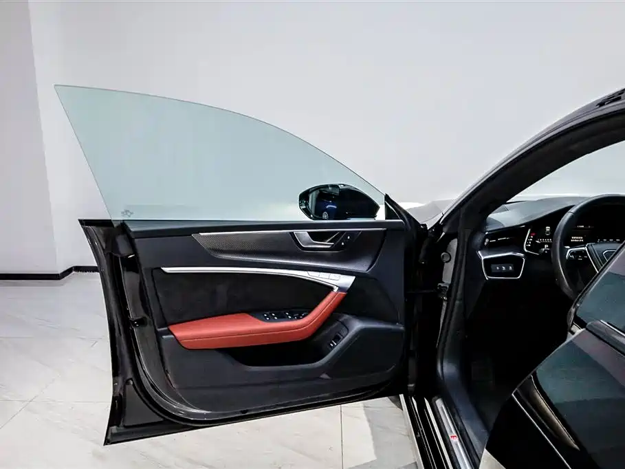 Audi A7L 2024 45 TFSI quattro Black Warrior Edition фото 6