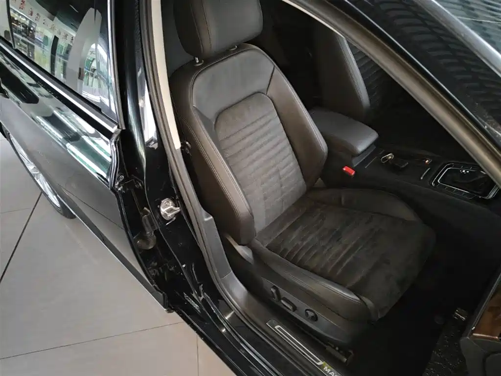 Volkswagen Magotan 2018 330TSI DSG Luxury фото 25