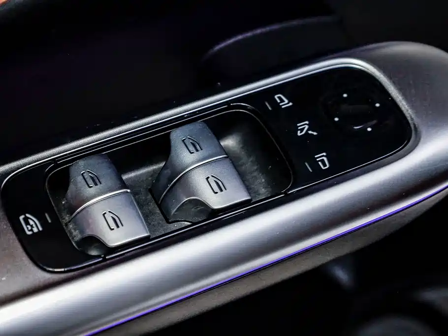 Mercedes-Benz C-Class 2022 Facelift C 260 L Night Edition Sport фото 12