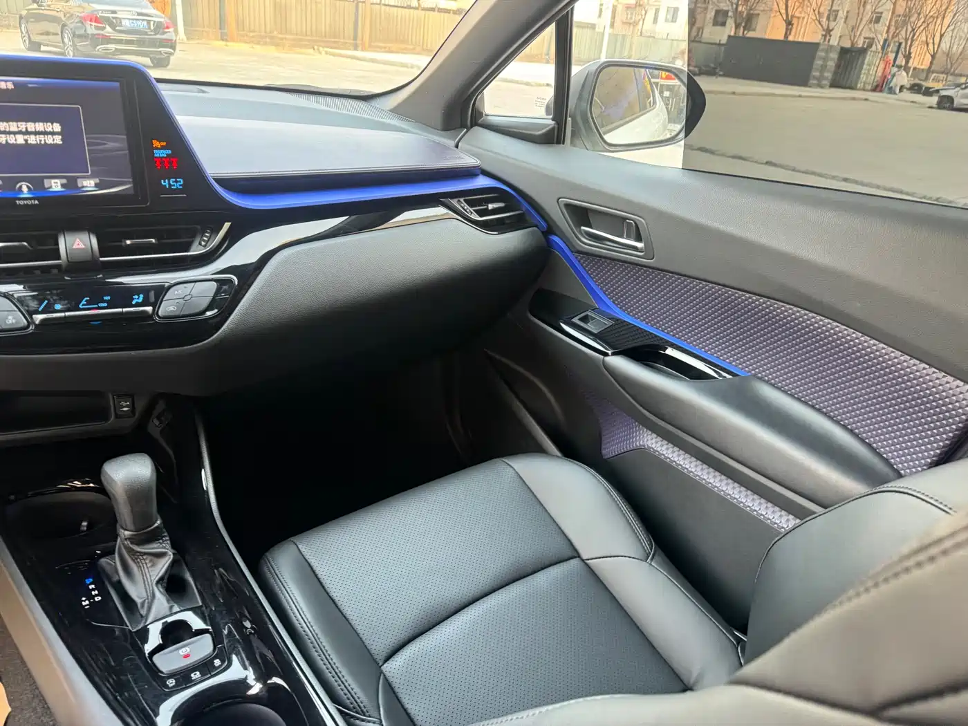 Toyota IZOA 2021 2.0L Yixiang Edition фото 9