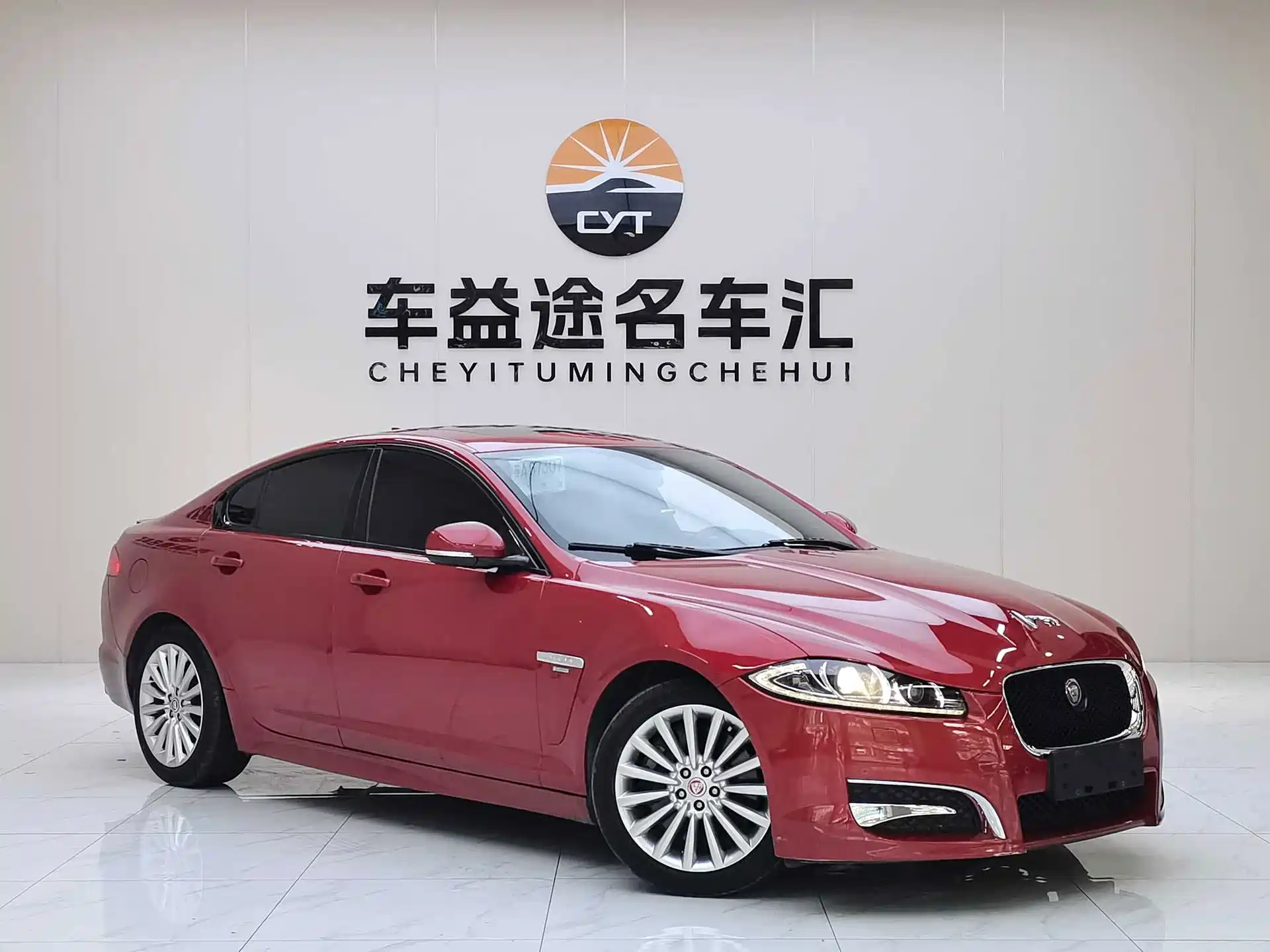 Фото 2 - Jaguar XF