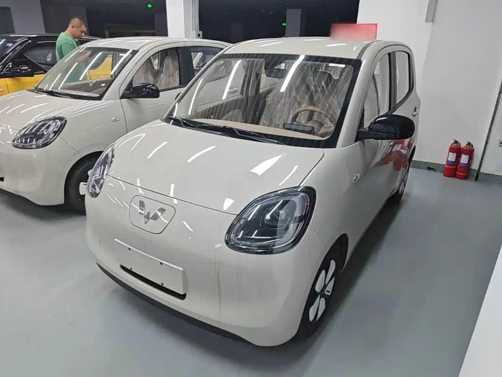 Wuling Motors Hongguang MINIEV 2026 2025 4-Door Advanced