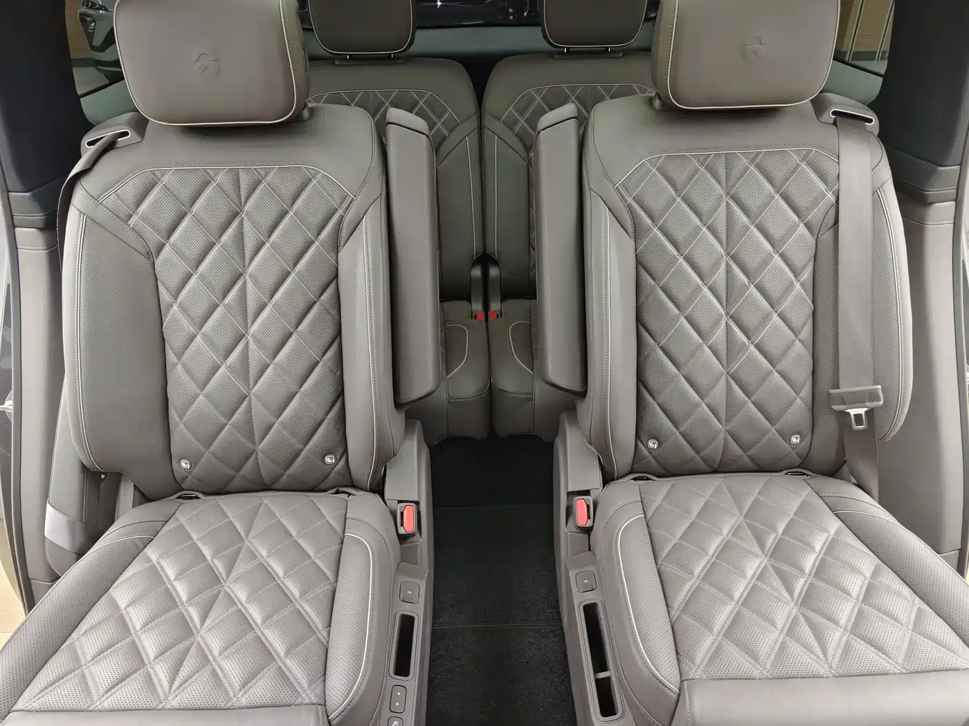 NIO ES8 2025 2025 Model 6-Seat Executive Luxury Edition