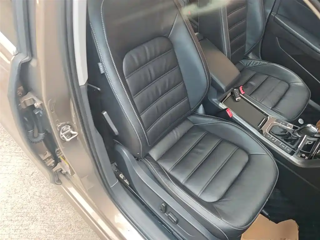 Volkswagen Passat 2017 330TSI DSG Prestige фото 25