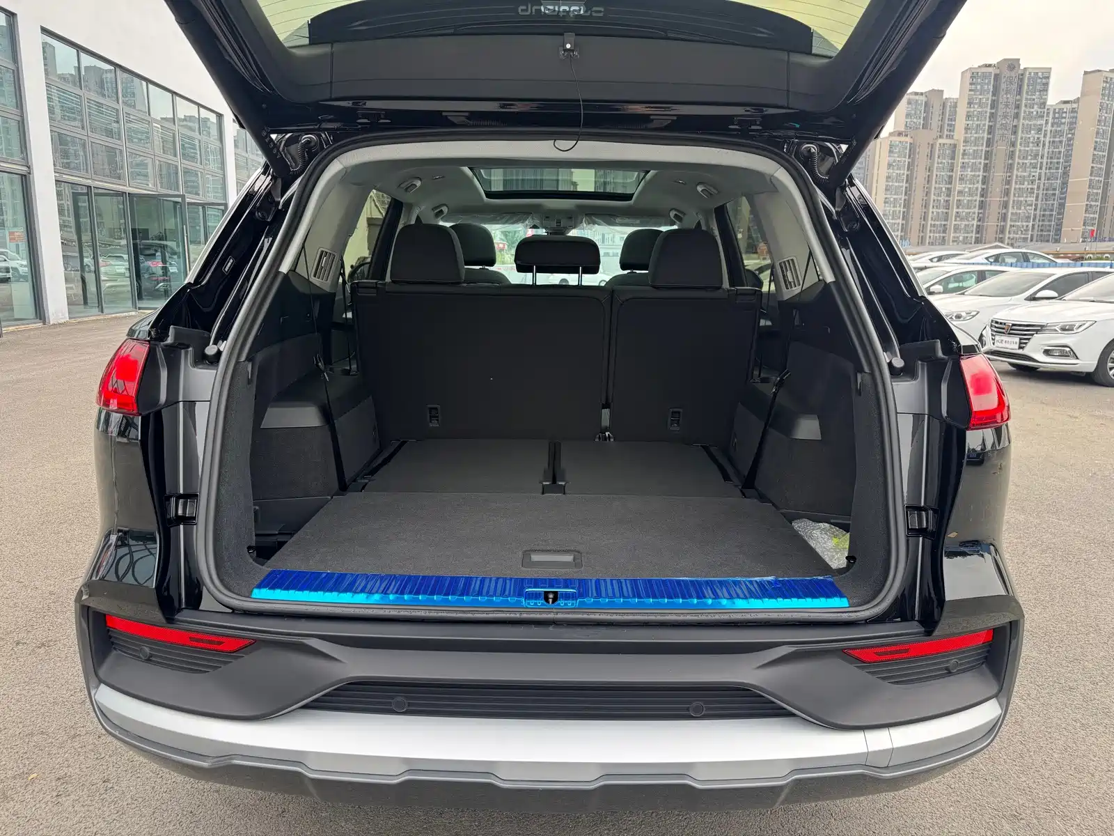 Photo 14 - Audi Q6