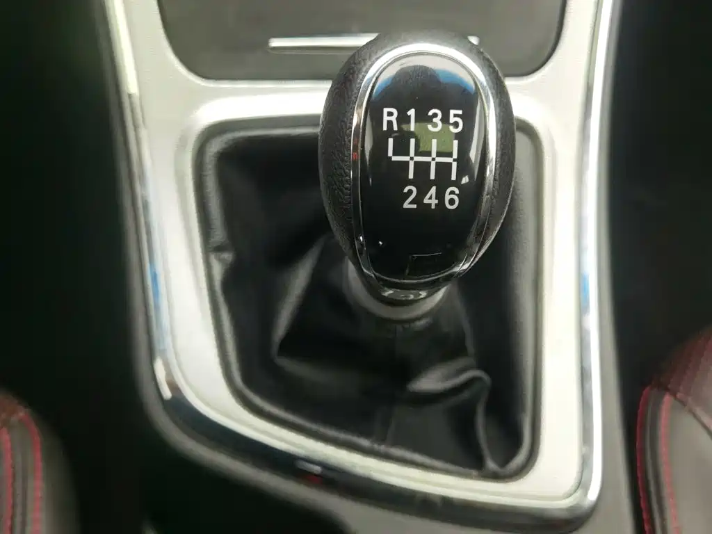 Baojun 560 2016 2016 1.8L Manual Luxury