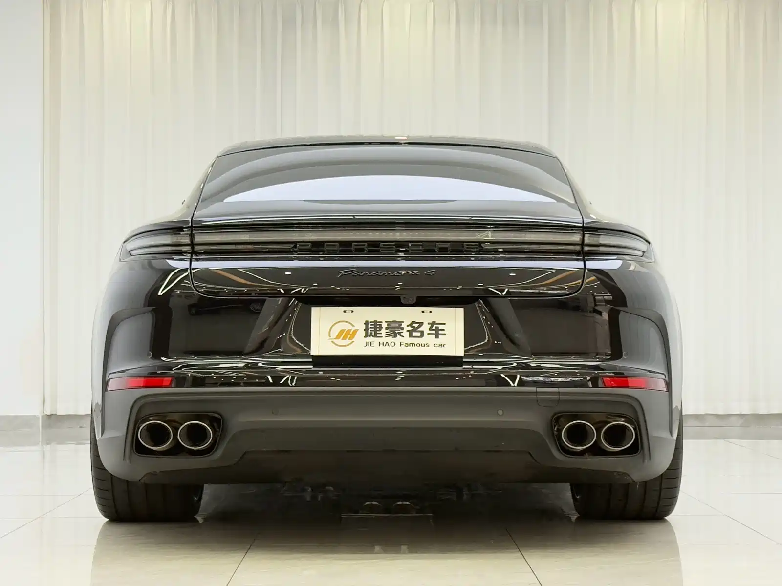 Фото 16 - Porsche Panamera