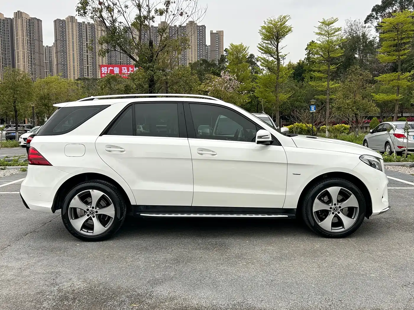 Mercedes-Benz GLE 2019 GLE 320 4MATIC Luxury Collector's Edition фото 25