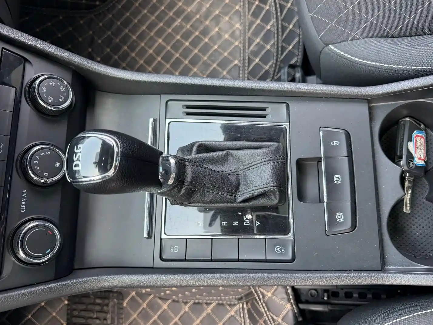 Photo 7 - Škoda Superb