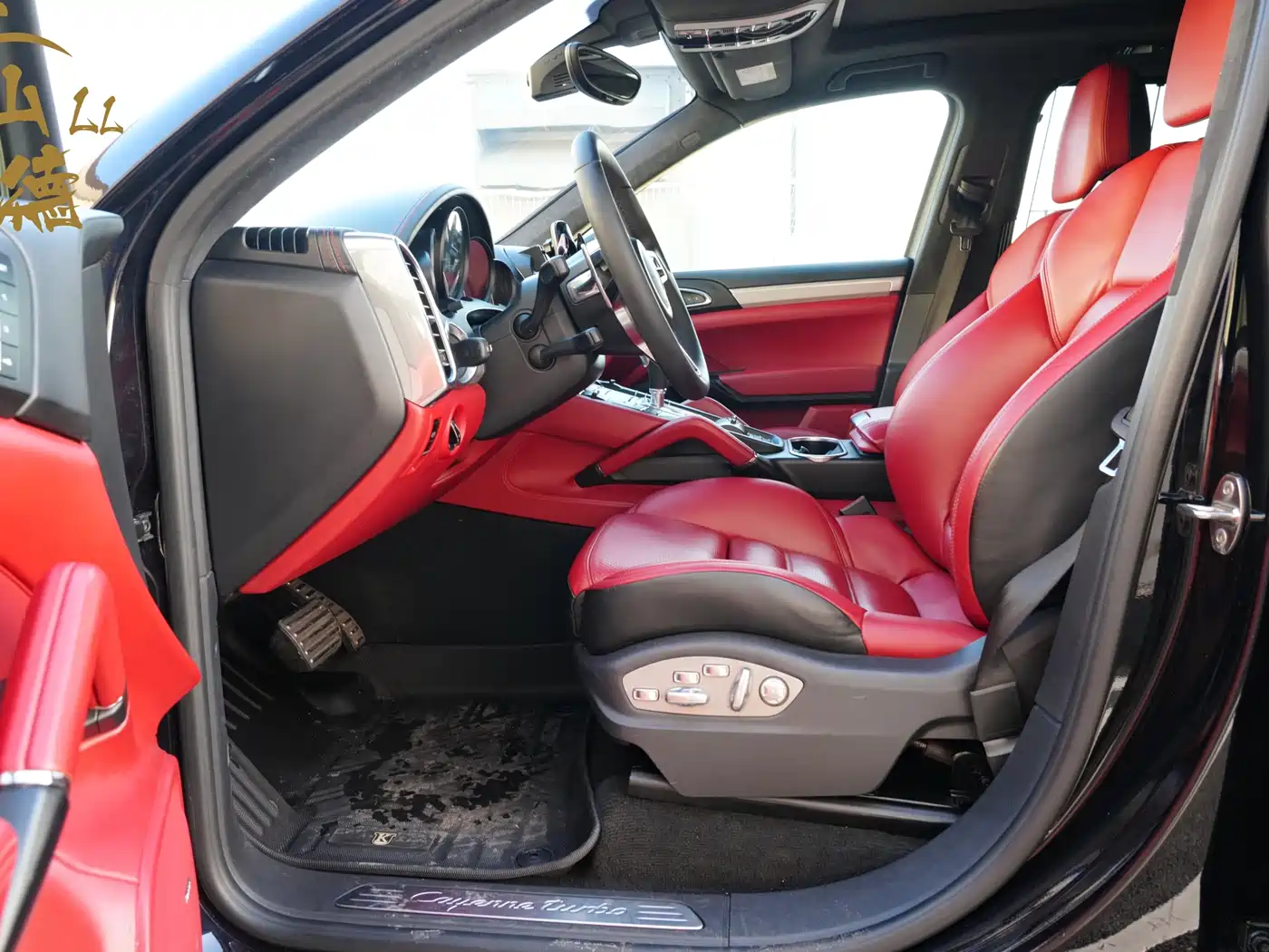 Porsche Cayenne 2015 Cayenne Turbo 4.8T фото 8