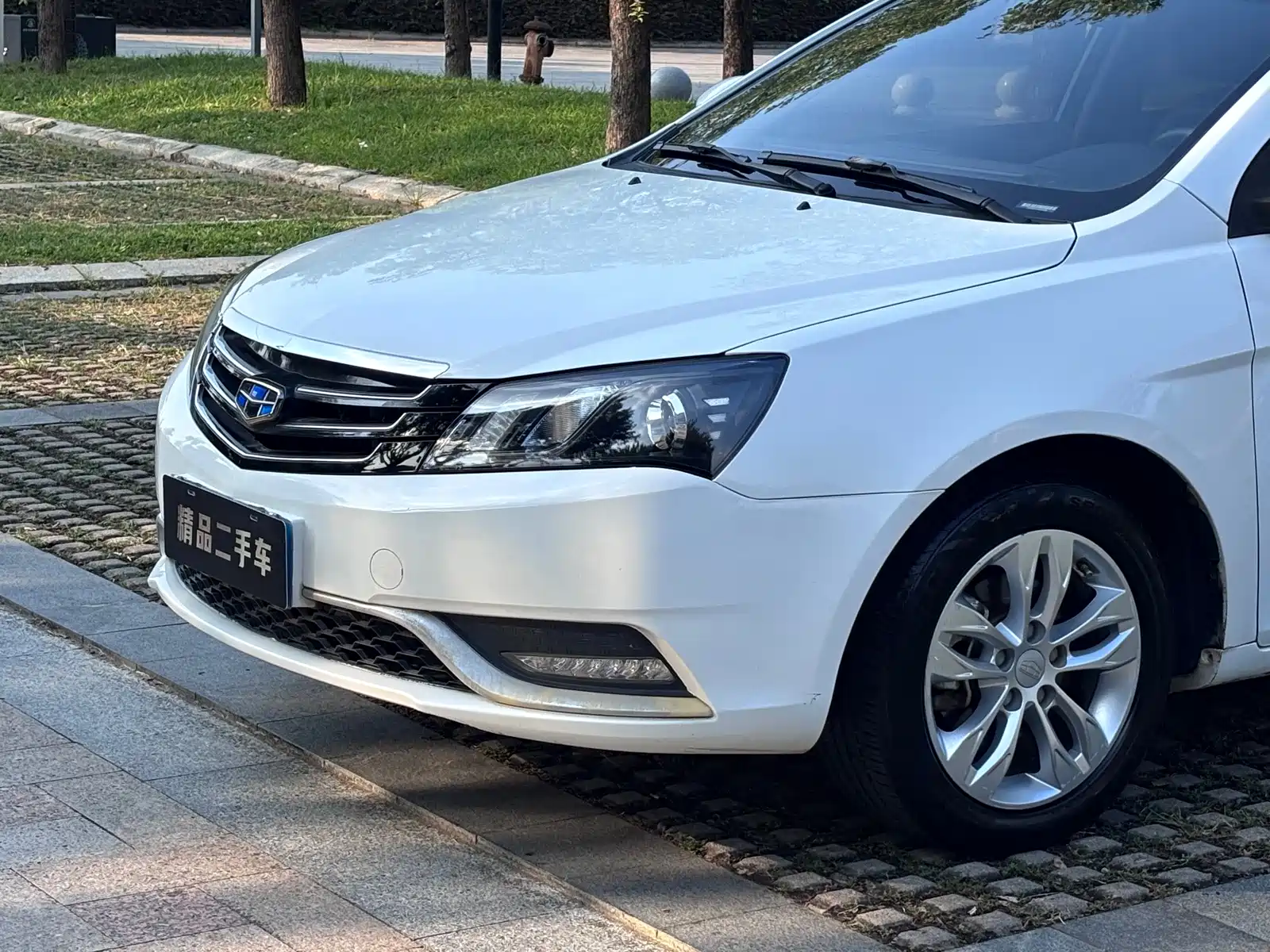 صورة 4 - Geely Emgrand