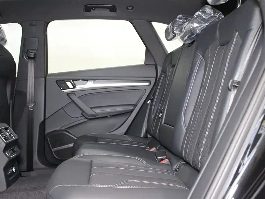 Audi Q5L 2025 Model Year Facelift 45th Anniversary Edition 45 TFSI Luxury Dynamic фото 8