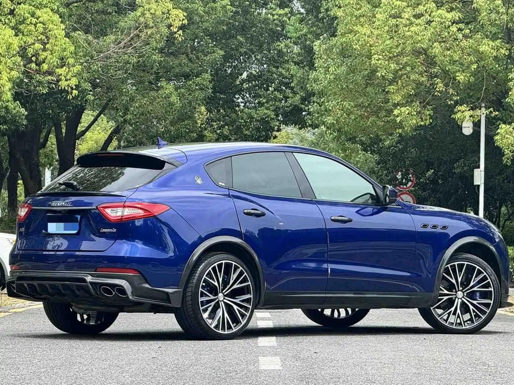 Фото 3 - Maserati Levante