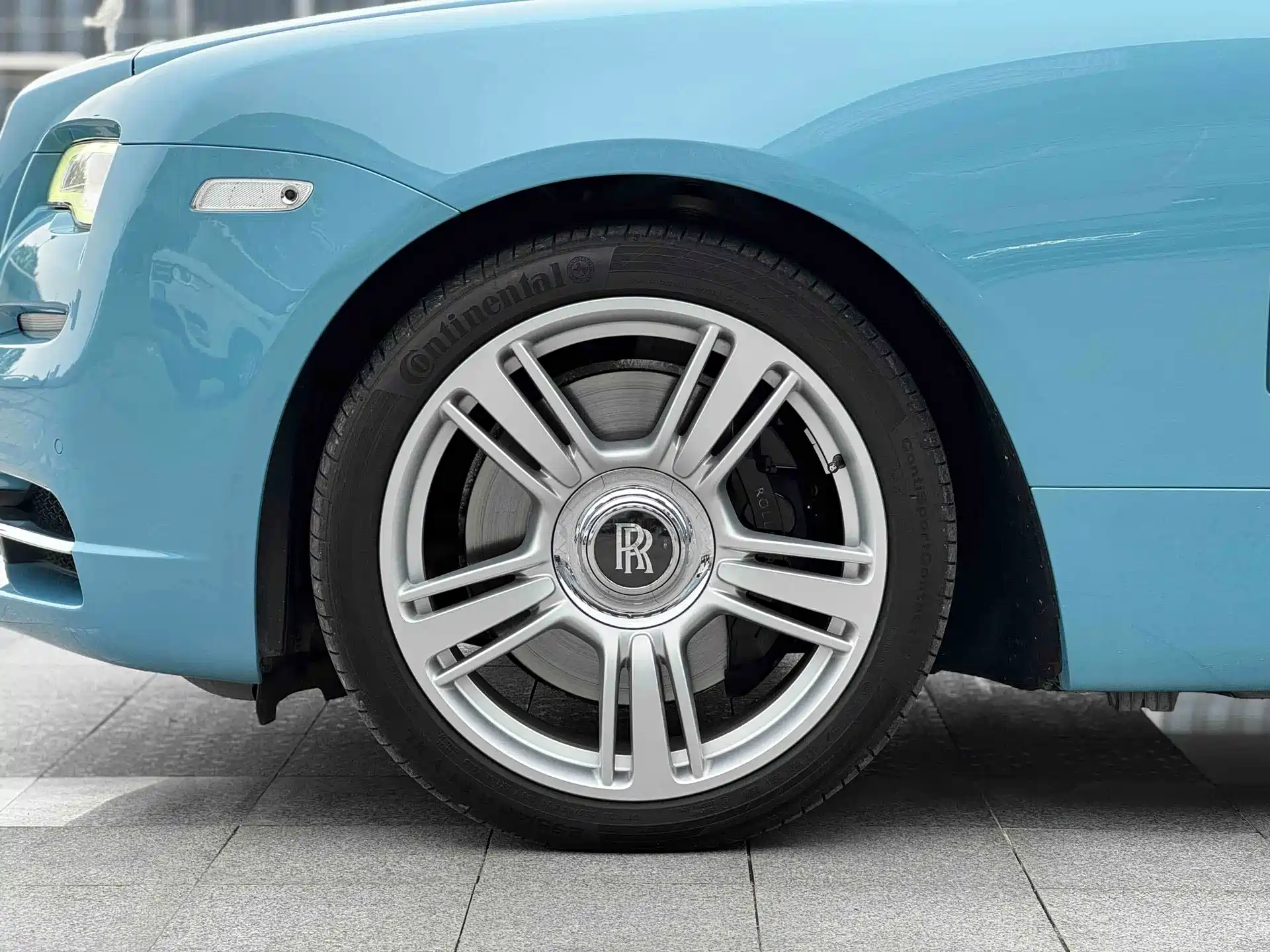 Фото 4 - Rolls-Royce Wraith