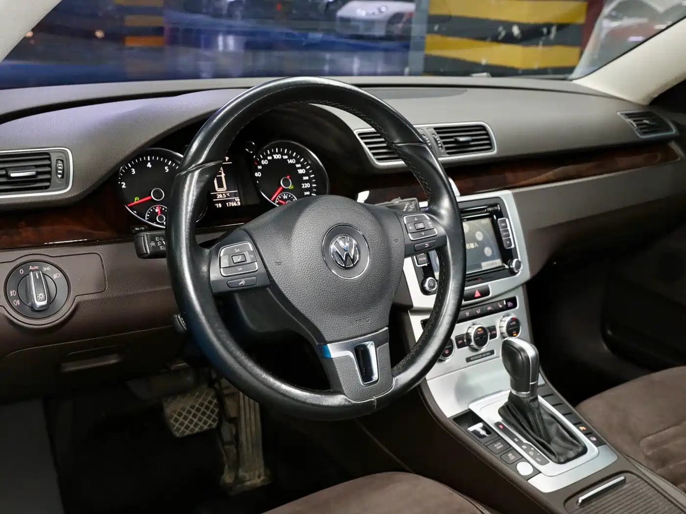 Volkswagen Magotan (Import) 2012 Wagon 2.0TSI Comfort фото 11