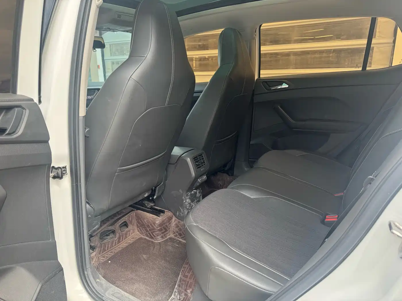 Volkswagen T-Cross 2022 1.5L Automatic Comfort Edition фото 4