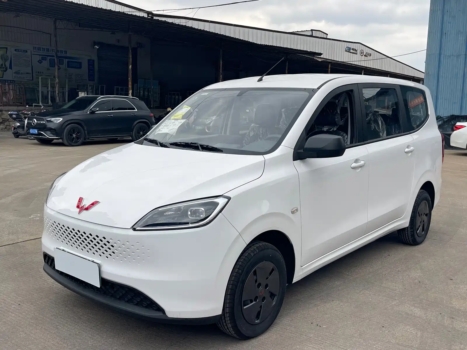 Фото 1 - Wuling Motors Wuling Hongguang New Energy