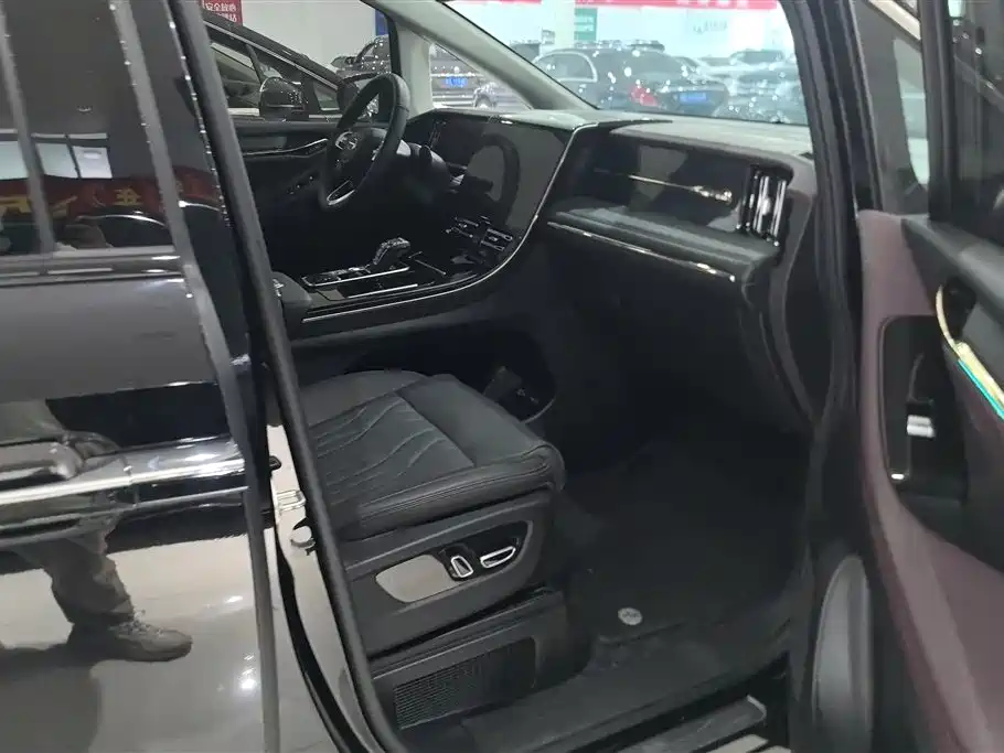 GAC Trumpchi Trumpchi M8 2024 Master Series 400T Ultimate Edition фото 8