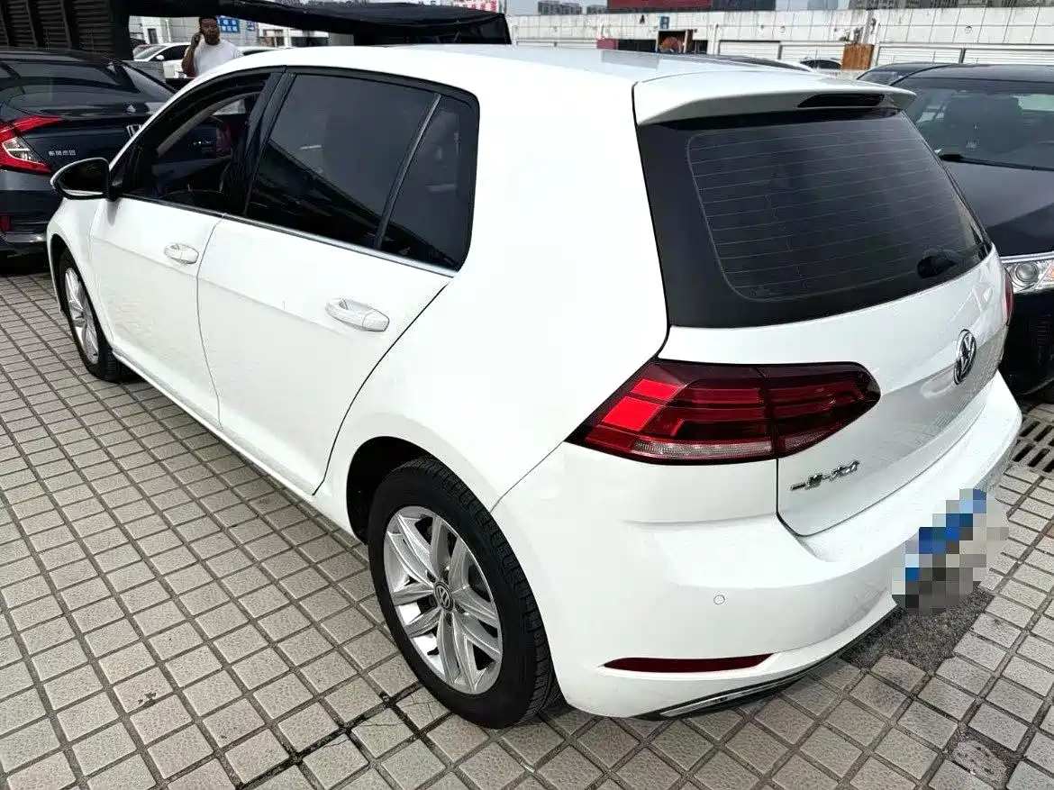 Volkswagen Golf 2018 1.6L Automatic Comfort фото 4