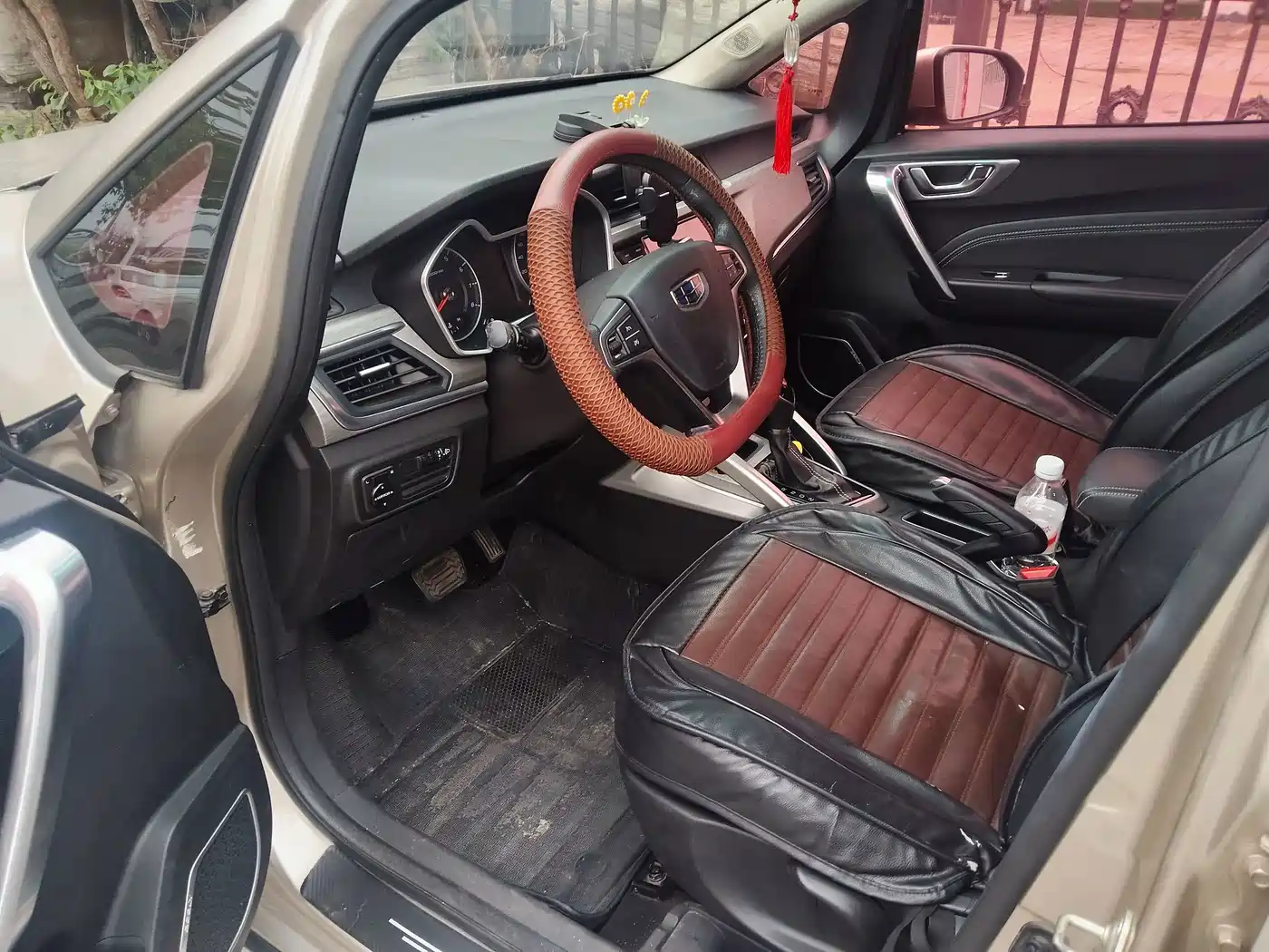 Фото 7 - Geely Vision X3