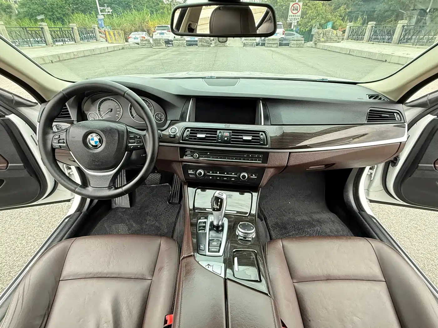 BMW 5 Series 2014 525Li Luxury Design Package фото 6