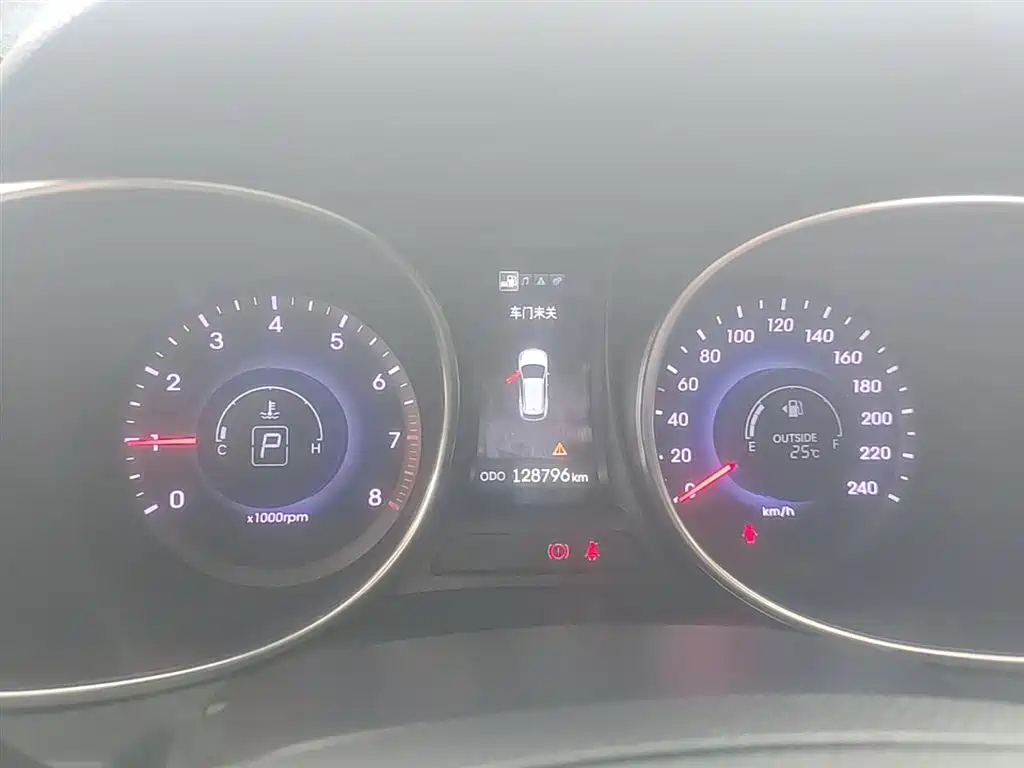Hyundai Santa Fe 2013 Model 2.4L Automatic 2WD Smart фото 12