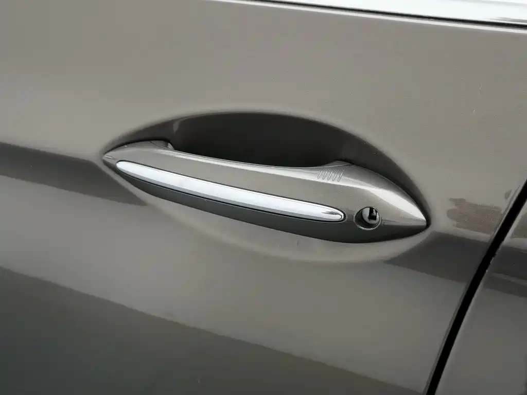 صورة 18 - BMW 5 Series