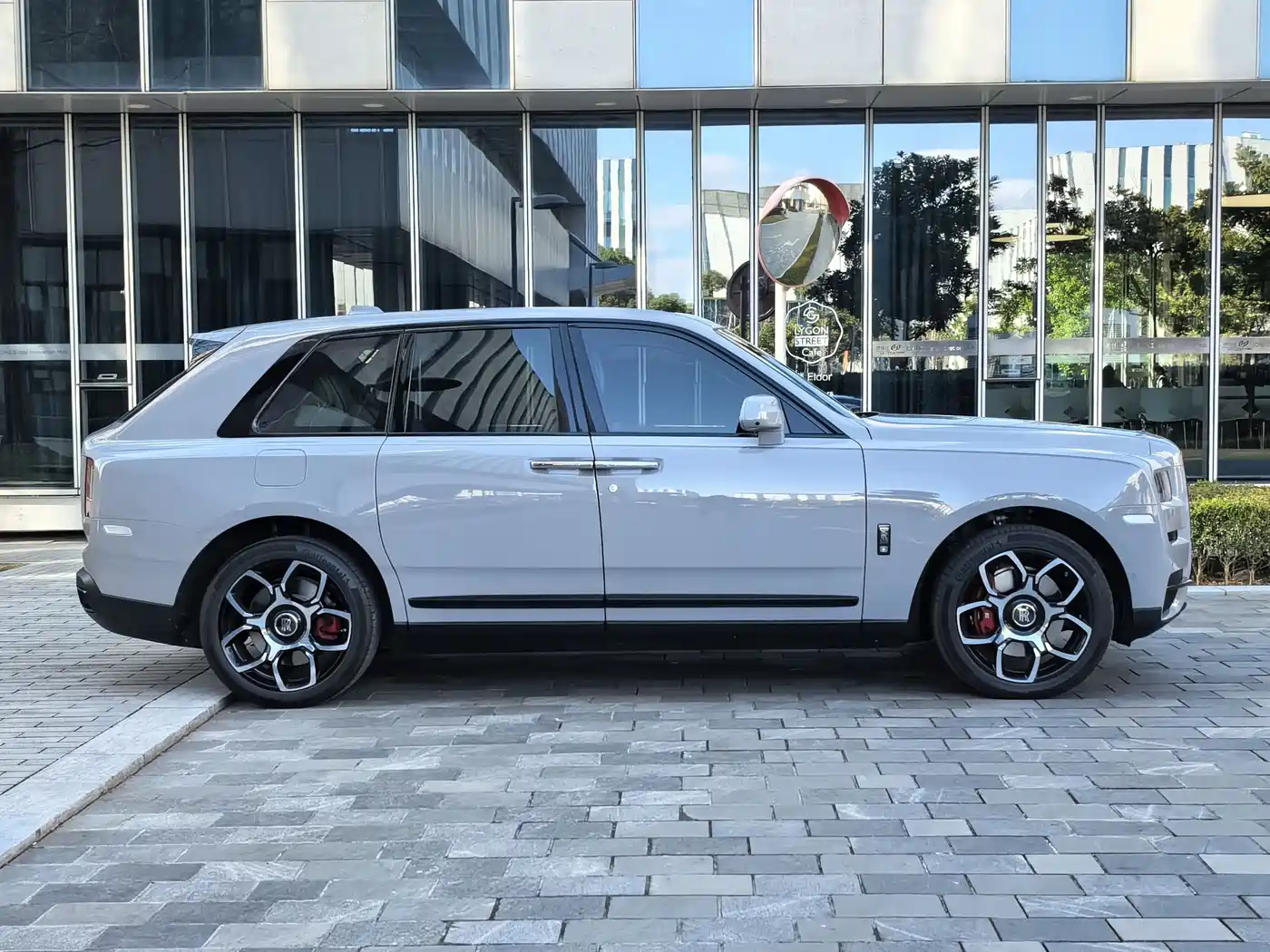 ROLLS-ROYCE CULLINAN
