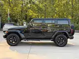 Фото 4 - Jeep Wrangler