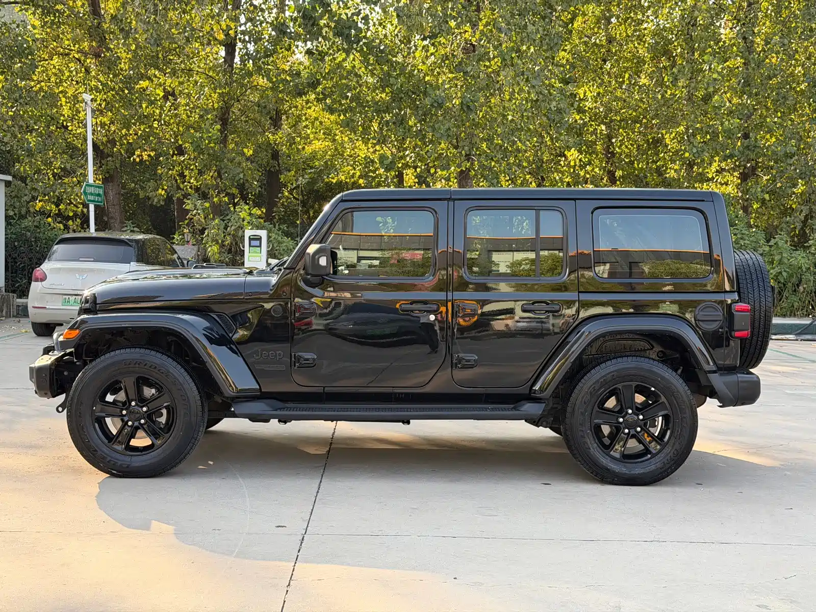 Фото 4 - Jeep Wrangler