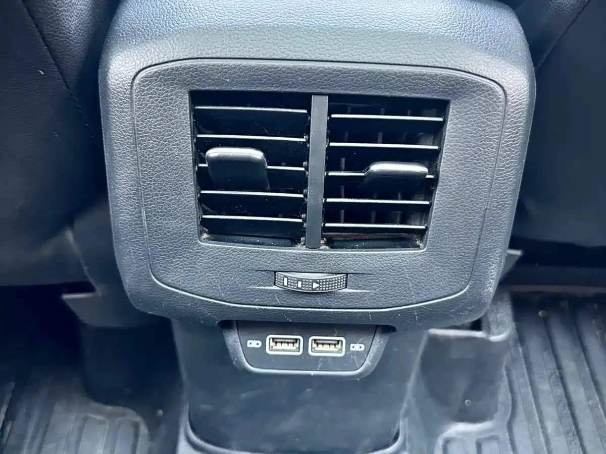 Volkswagen Tanying 2021 200TSI DSG Joy Smart Connect Edition фото 18