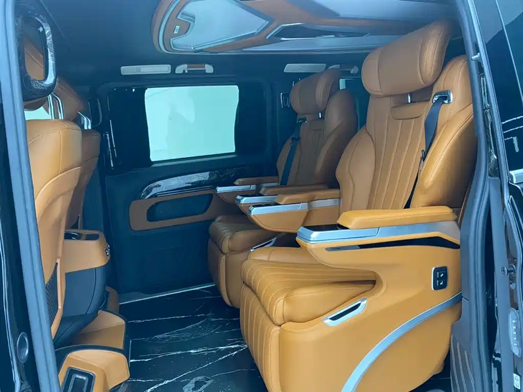 Mercedes-Benz Vito 2023 2.0T Business 7-Seater фото 26
