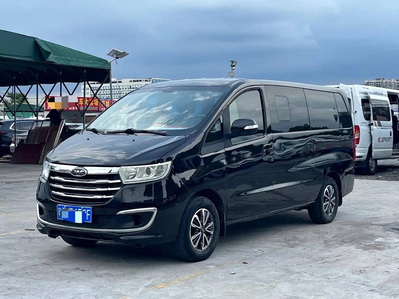 JAC Refine M3 2023 PLUS 1.5T Comfort 9-seater