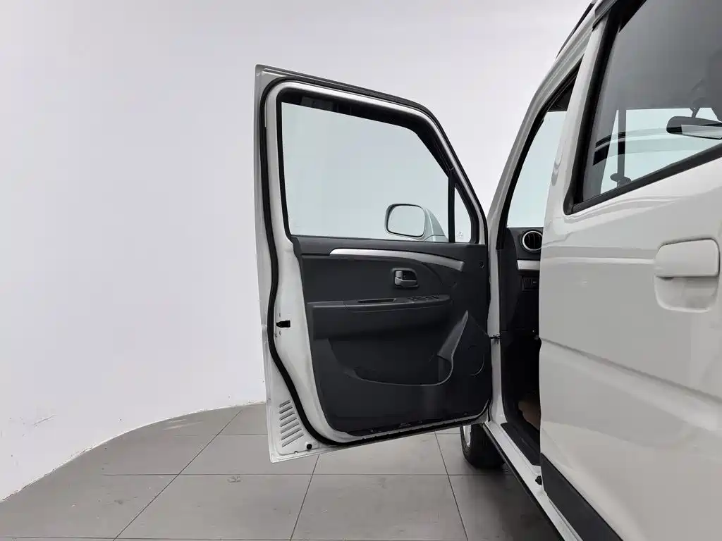 Фото 8 - Suzuki Beidouxing X5