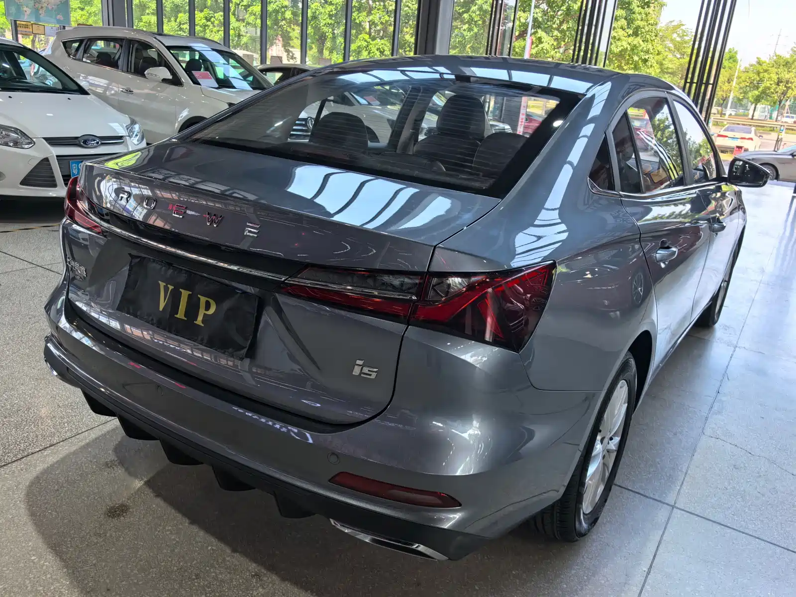 Фото 4 - Roewe i5