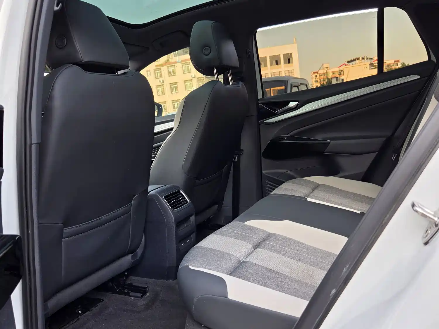 Фото 4 - Volkswagen ID.4 CROZZ