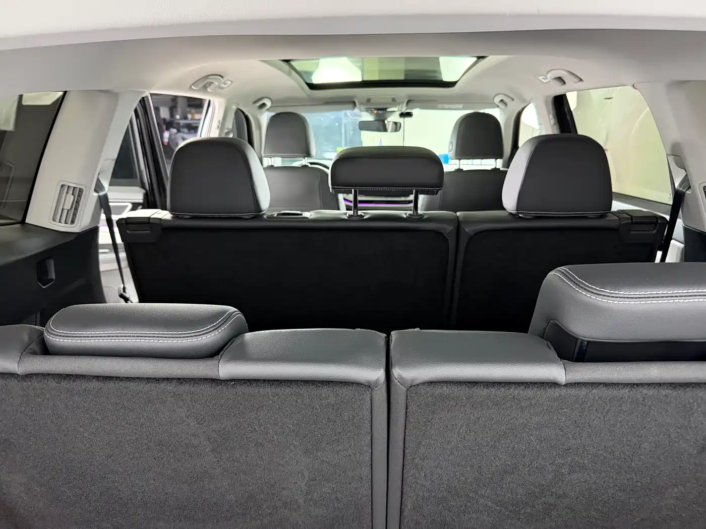 Volkswagen Teramont 2022 530 V6 4MOTION Premium Luxury фото 12