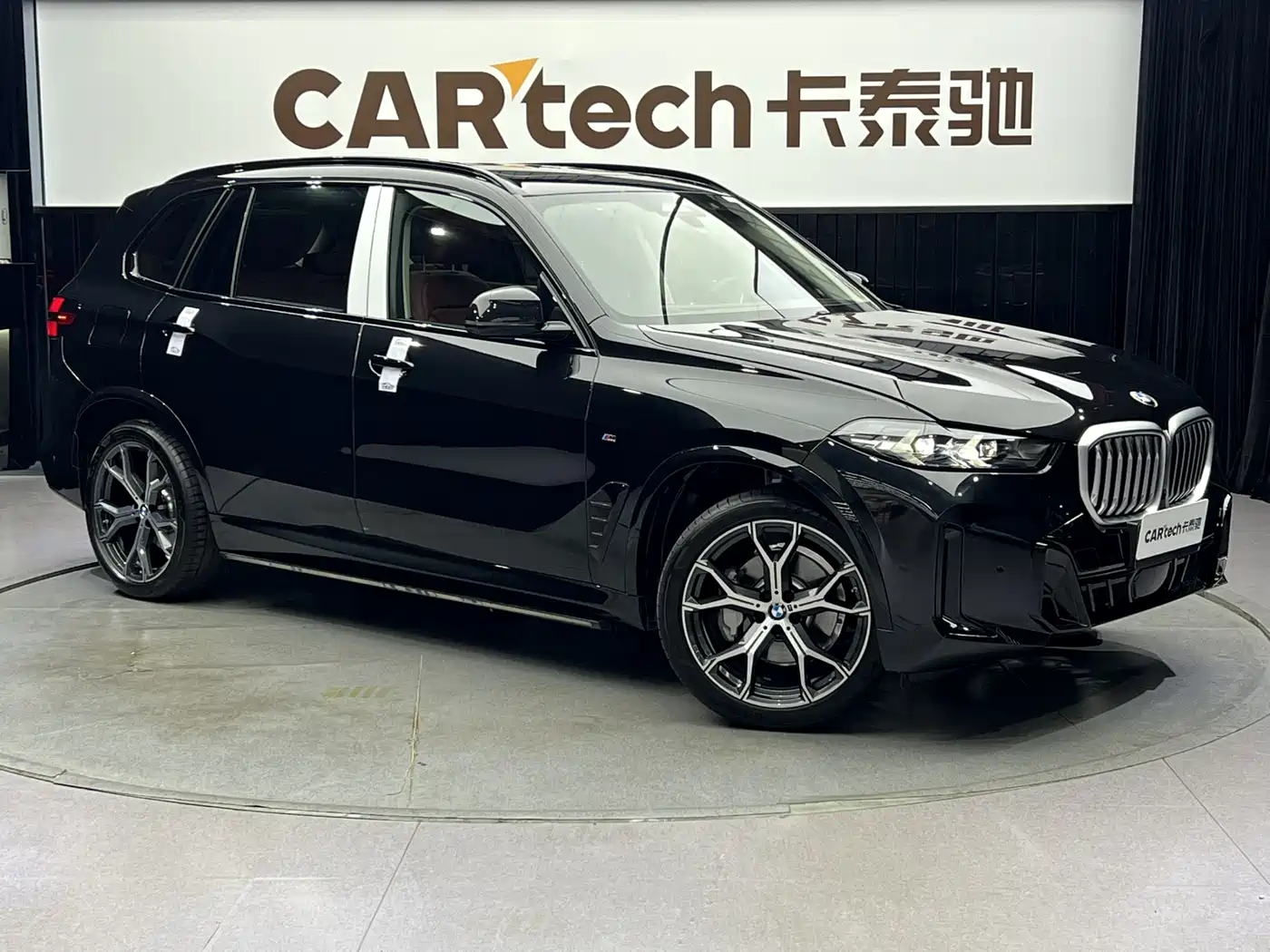 BMW X5 2025 Model xDrive 30Li Exclusive M Sport Blackout Package фото 3