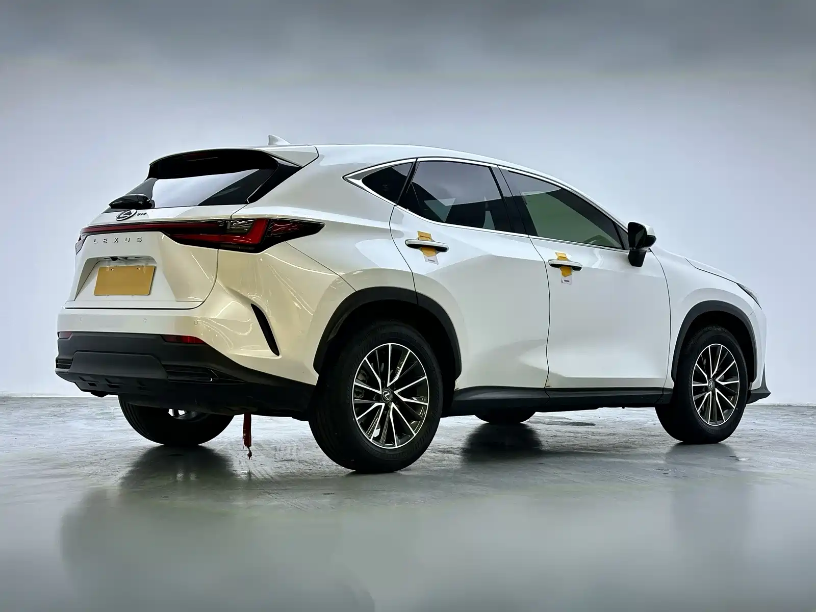 Фото 4 - Lexus NX