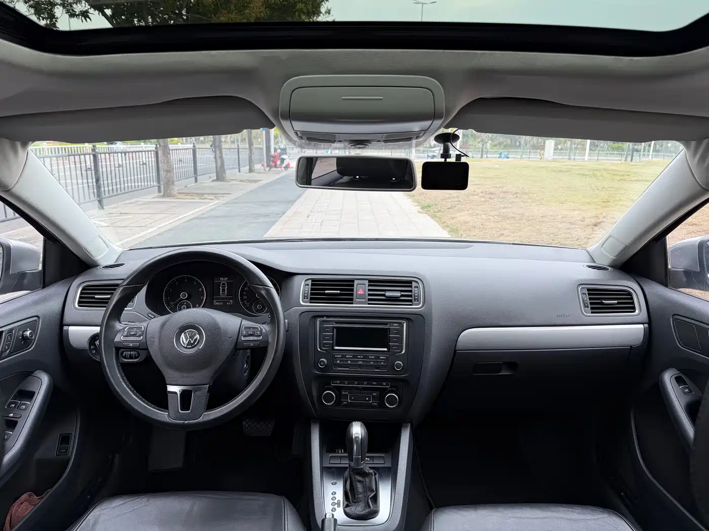 Volkswagen Sagitar 2014 1.4TSI Automatic Luxury фото 7